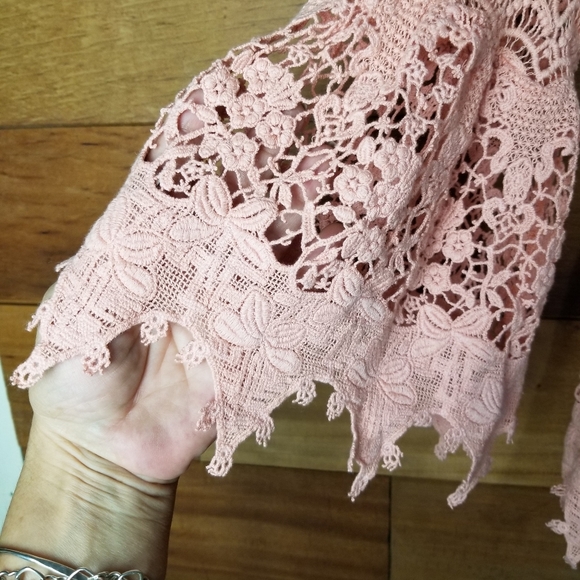 Champagne & Strawberry crochet top size M NWT - Picture 5 of 11